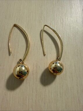 Source Unknown Gold Ball Drop Hook Earrings
